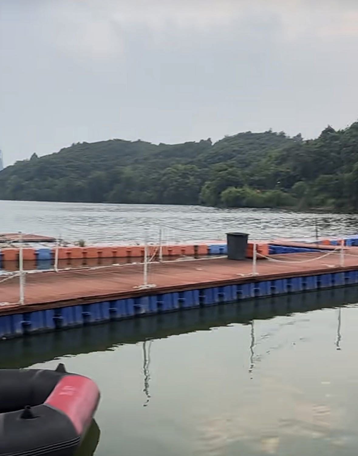青山湖垂钓中心钓场环境