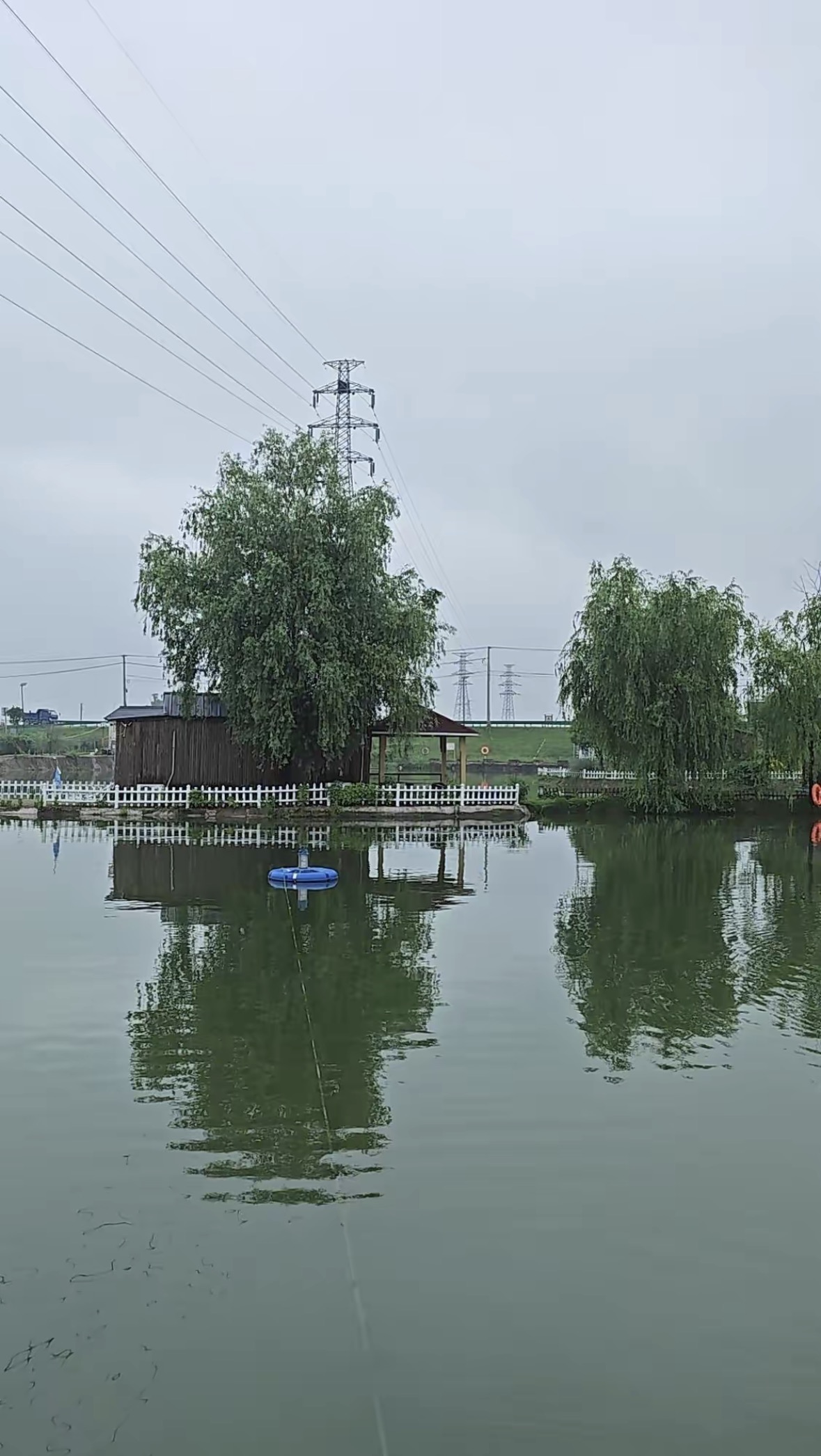 北塘春池垂钓中心钓场环境缩略图