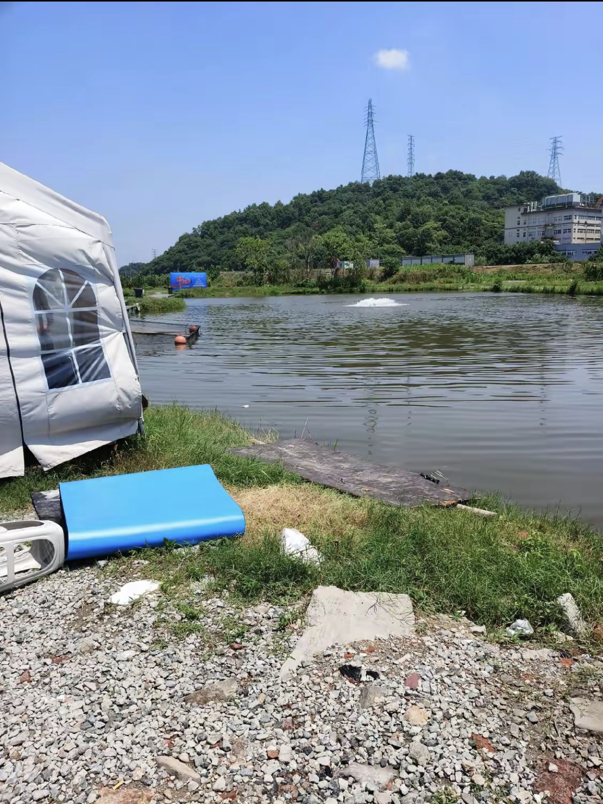 友明垂钓园钓场环境缩略图