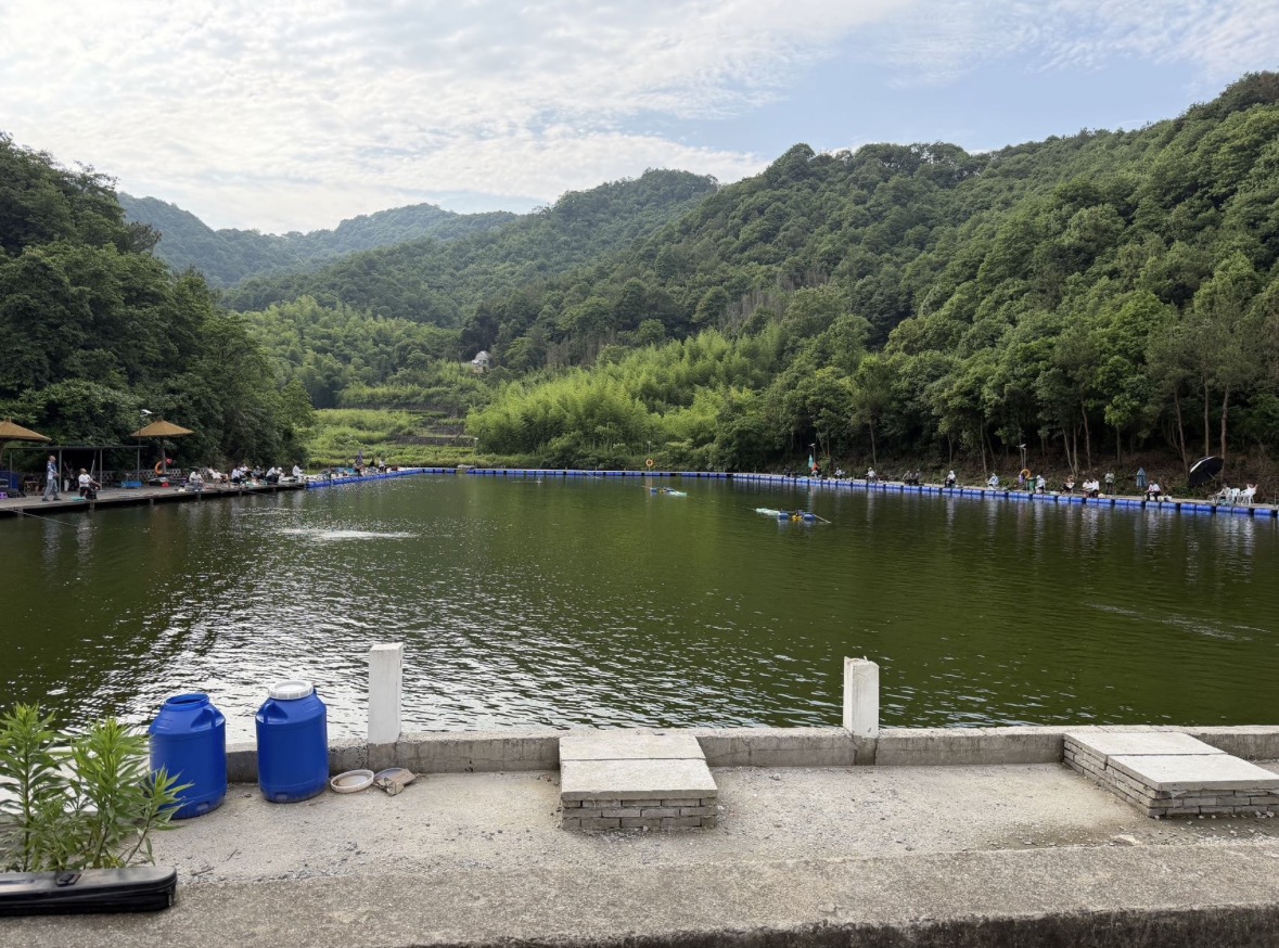 绍兴柯桥麻园水库垂钓中心钓场环境照片