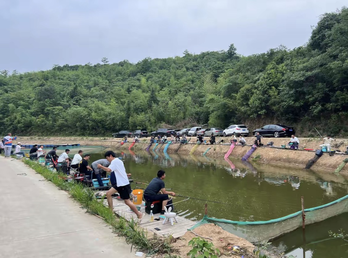 南山坑休闲垂钓中心钓场环境缩略图