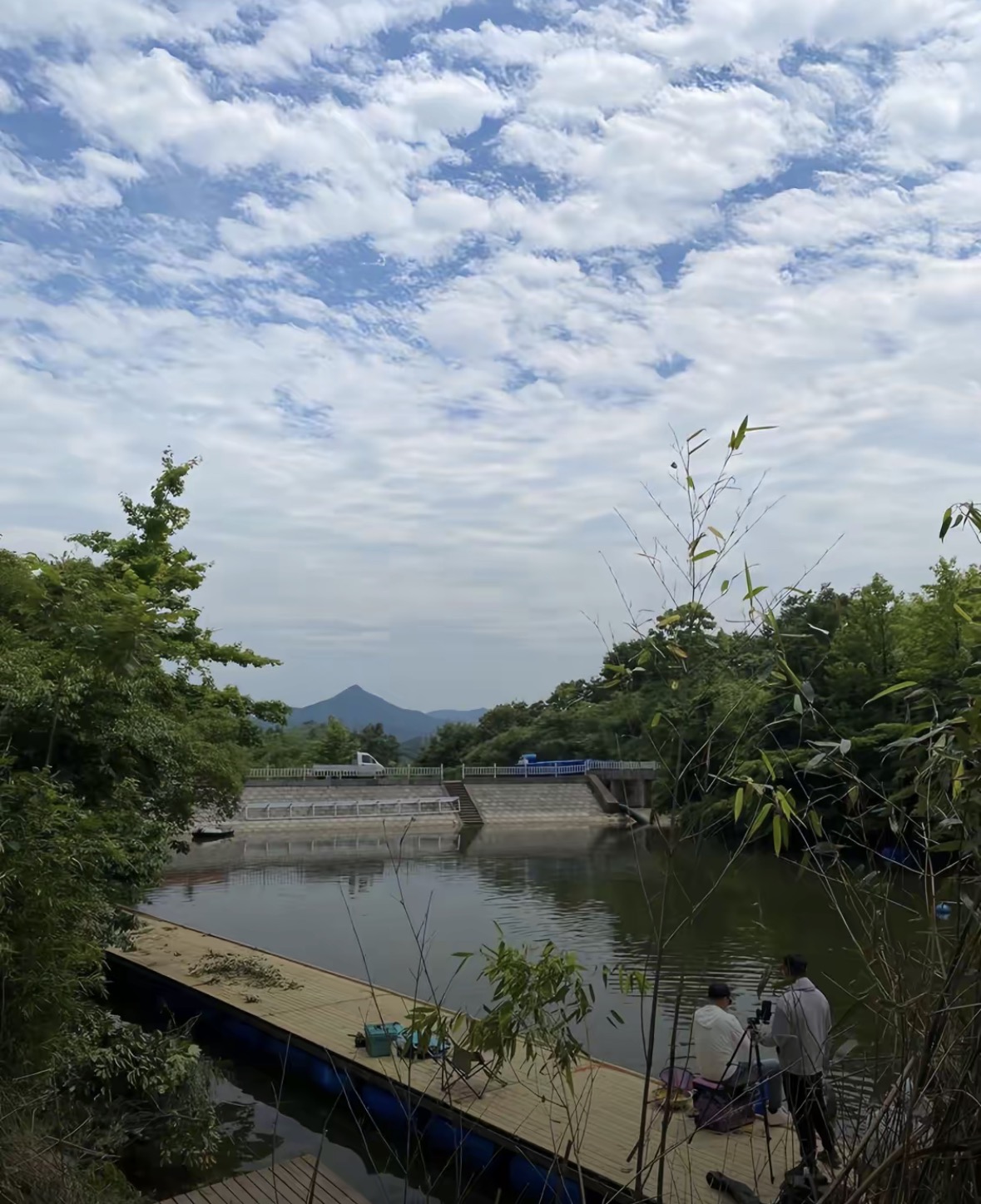 南山坑休闲垂钓中心钓场环境缩略图