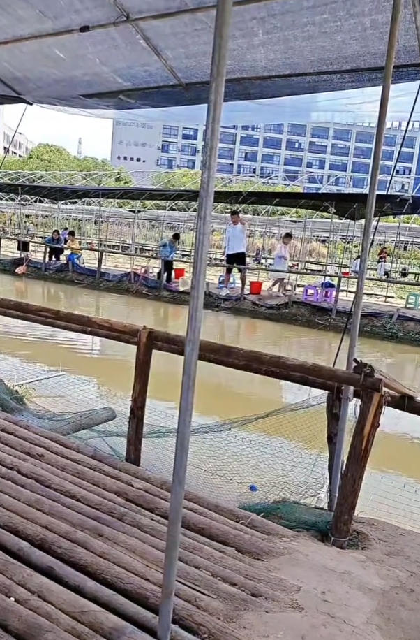 丰收生态钓虾场钓场环境照片