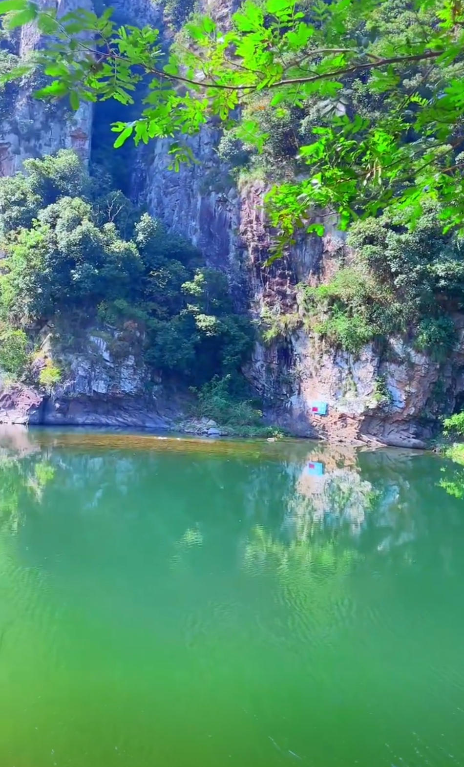富阳湖源山水营地钓场环境