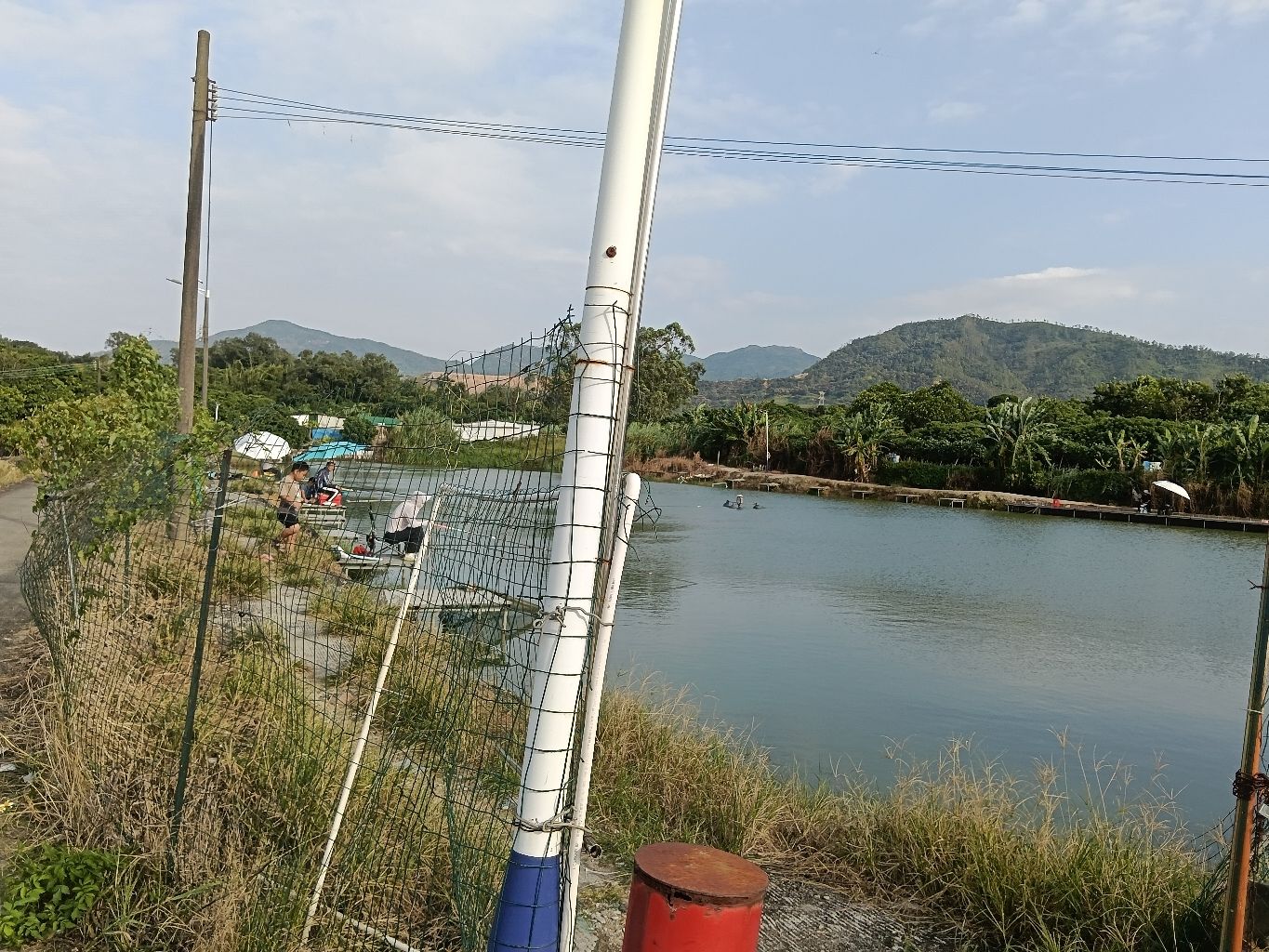 龙门生态休闲垂钓园钓场环境照片
