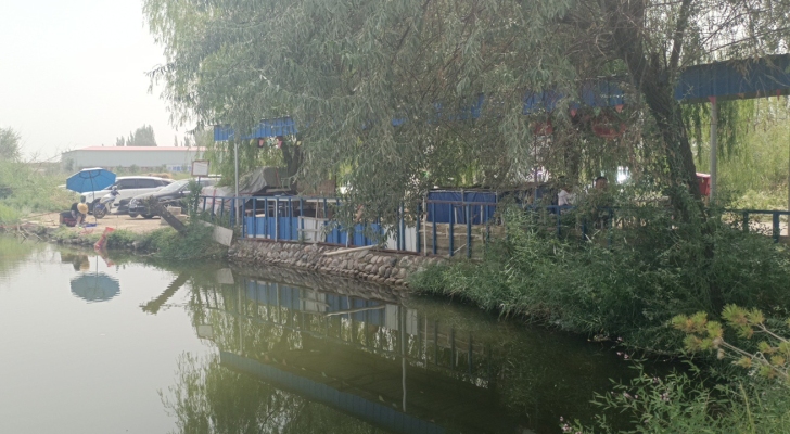 小武垂钓烧烤园钓场环境缩略图