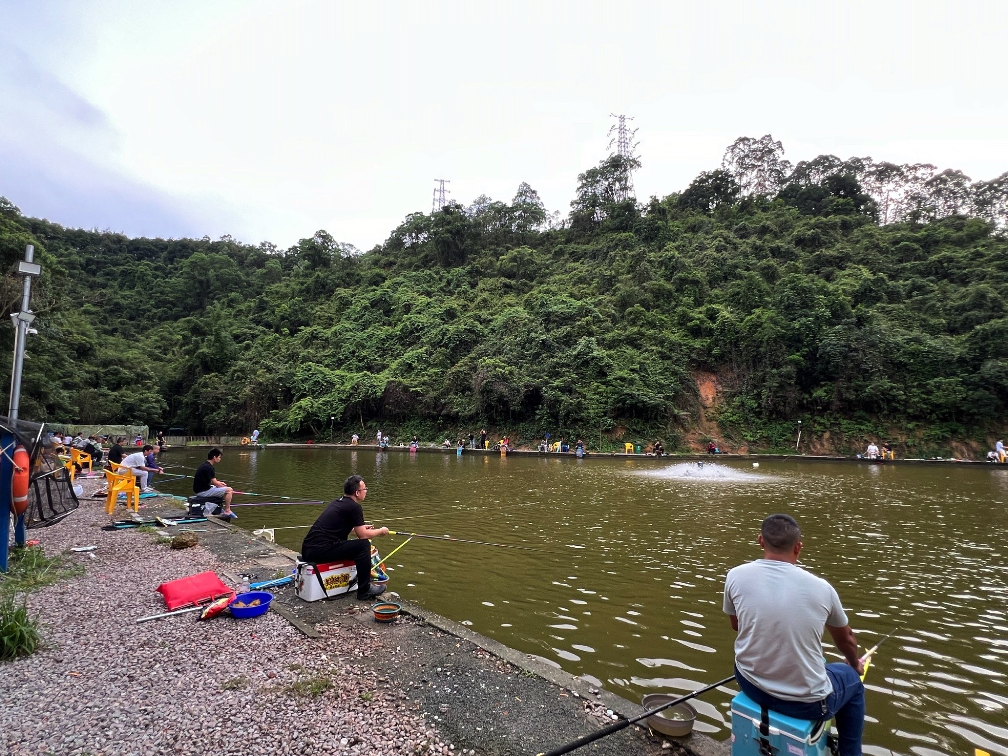 坂田山泉水钓鱼场钓场环境照片
