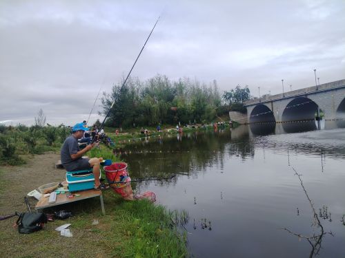 彩虹桥渔乐垂钓园钓场环境照片