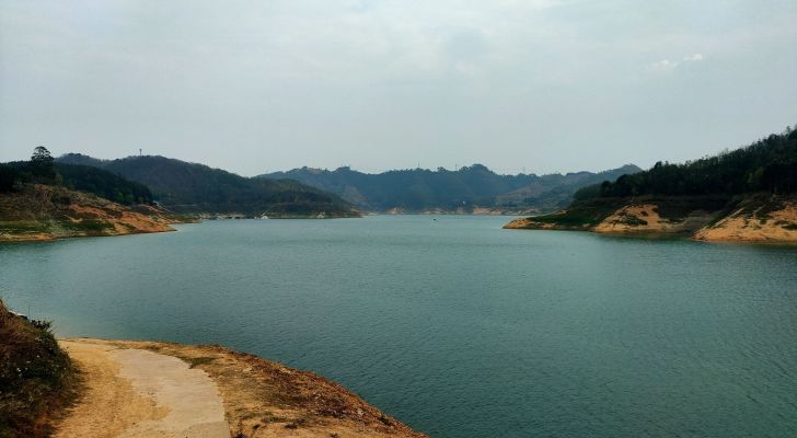 万峰湖生态野钓基地钓场环境缩略图