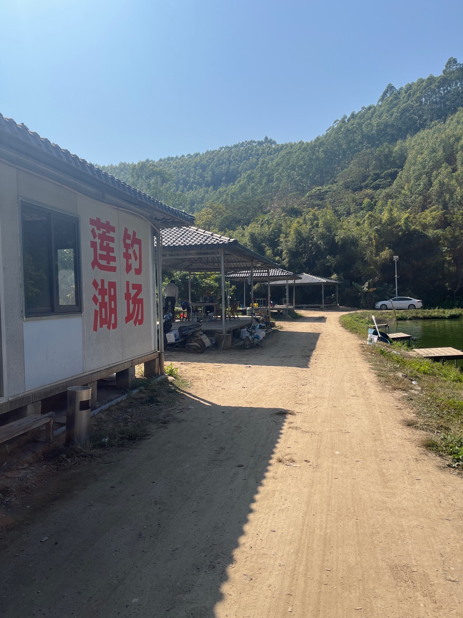 莲湖休闲钓鱼场钓场环境照片