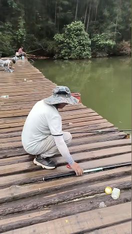 光哥巨物塘钓场环境照片