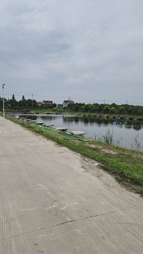 渔方源休闲垂钓中心钓场环境照片