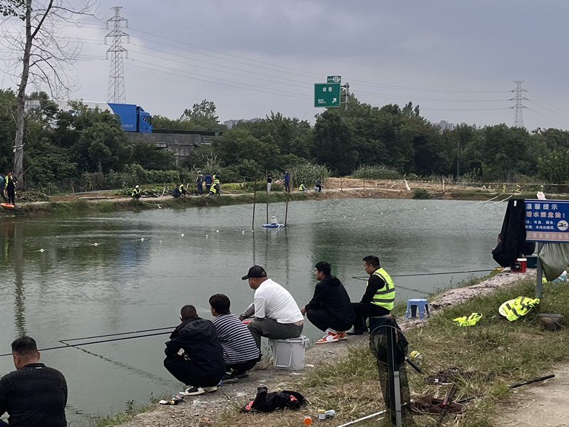三都休闲垂钓园钓点与钓场环境照片