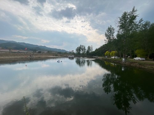 老周垂钓园钓场环境照片